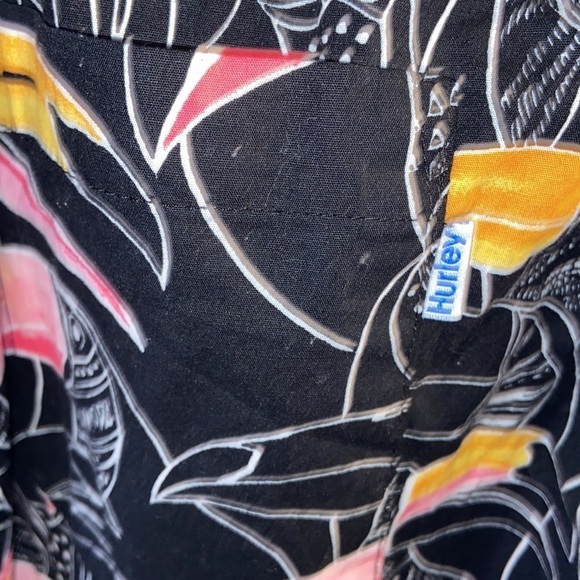 Men’s size XXL Hurley Tropical Escape Short Sleeve Shirt T28 - Picture 5 of 8